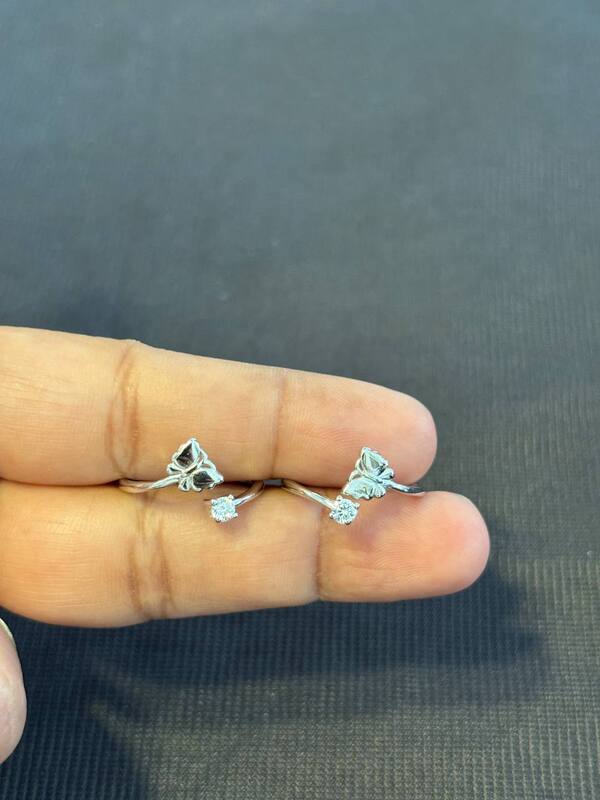Silver butterflyy toe ring