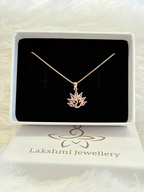 Silver mayil chain with rosegold finish