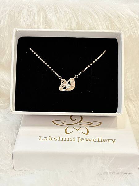 Silver swann chain with rosegold finish