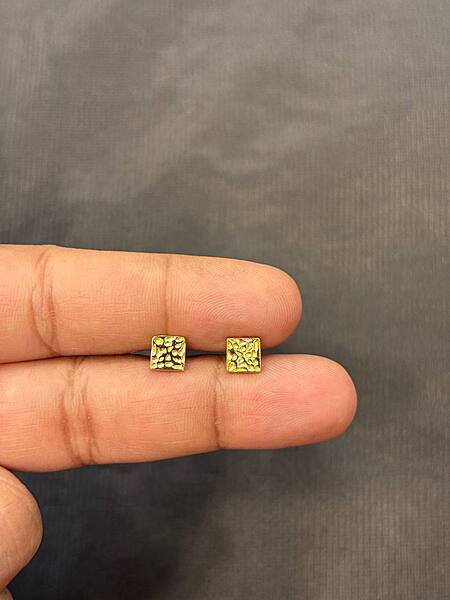 Silver square dot second stud with gold finish