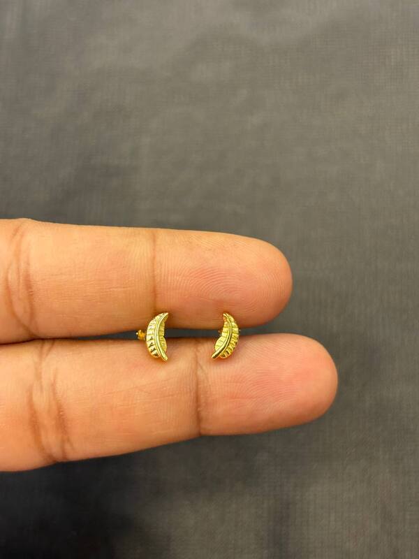Silver leaf second stud with gold finish