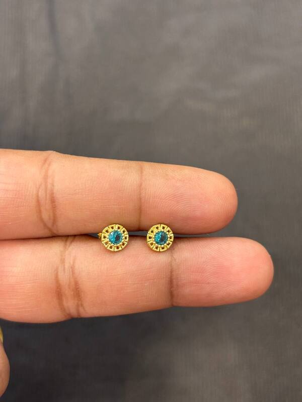 Silver bleue second stud with gold finish