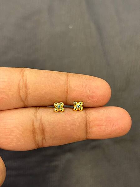 Silver teddy second stud with gold finish