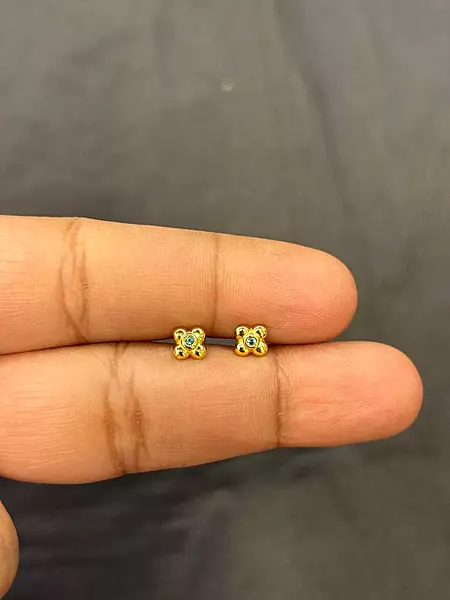 Silver teddy second stud with gold finish