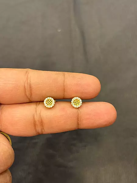 Silver min second stud with gold finish