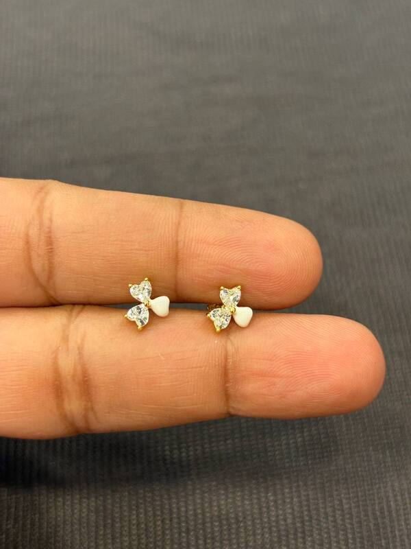 Silver mop flower with gold finish