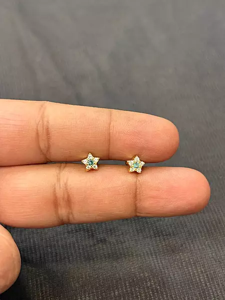 Silver nakshtra second stud with gold finish