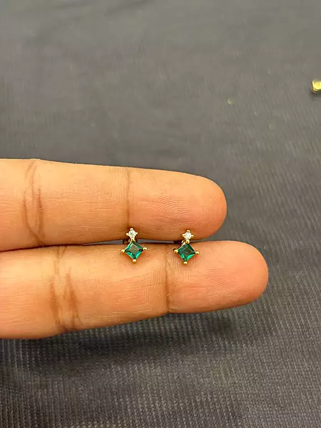 Silver green marriot second stud with gold finish