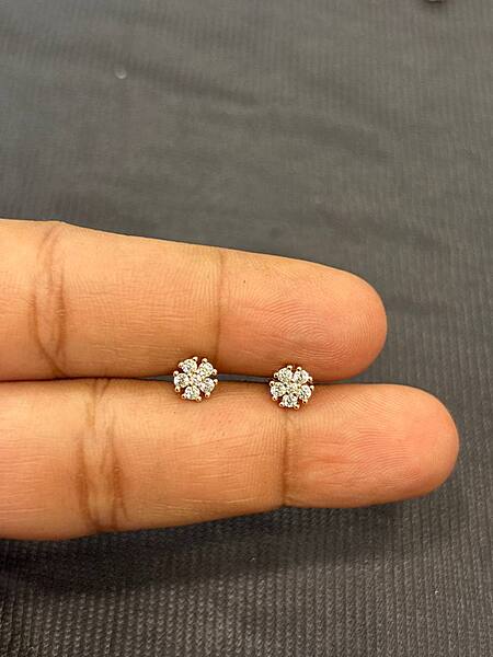 Silver mulai second stud with rosegold finish