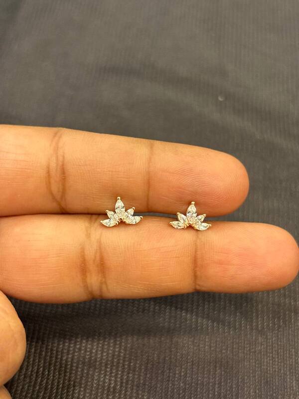 Silver kurinji white second stud with gold finish