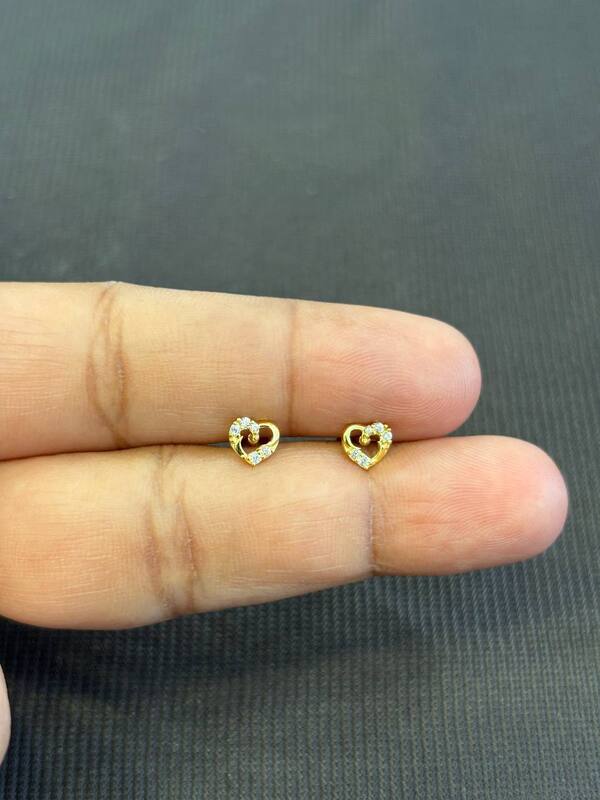 Hearty 9 carat gold stud