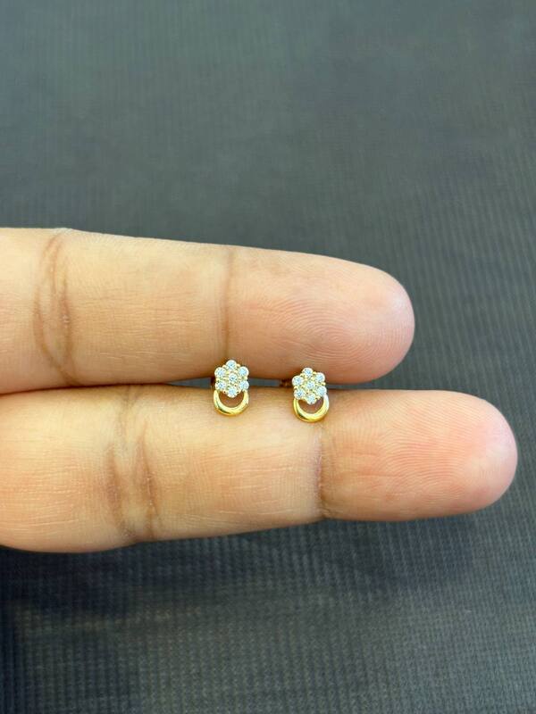 Alps 9 carat gold stud