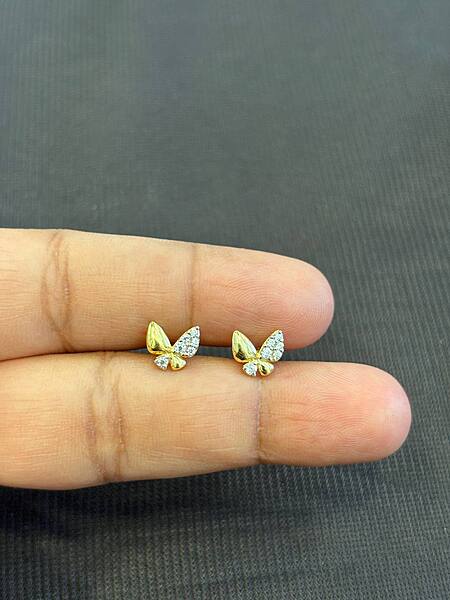 Butterfly casting 9 carat gold stud