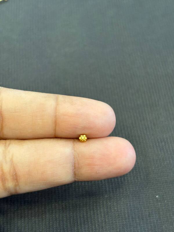 Plain flower 9 carat gold nospin (SINGLE PIECE)
