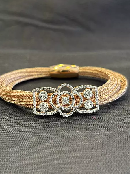Silver geethika magnetic rope with rosegold finish