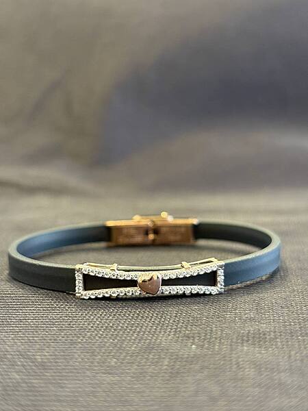 Silver heart unisex band with rosegold finish