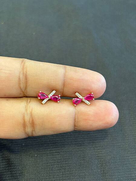 Silver red thilagam stud with rosegold finish