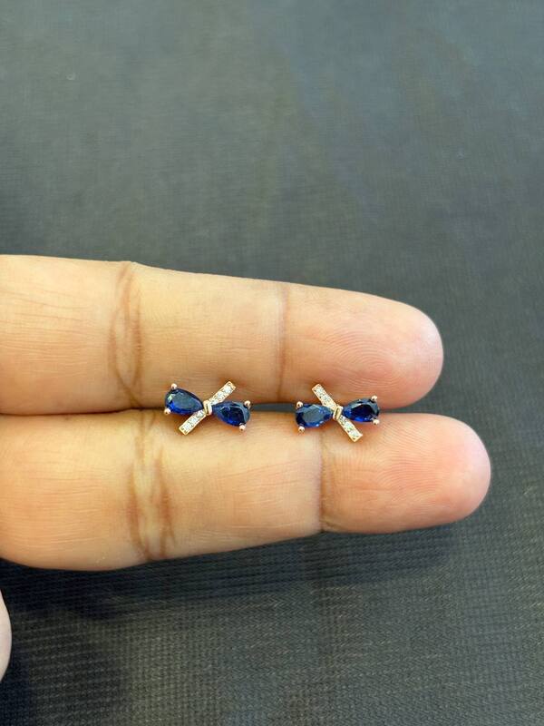 Silver violet thilagam stud with rosegold finish