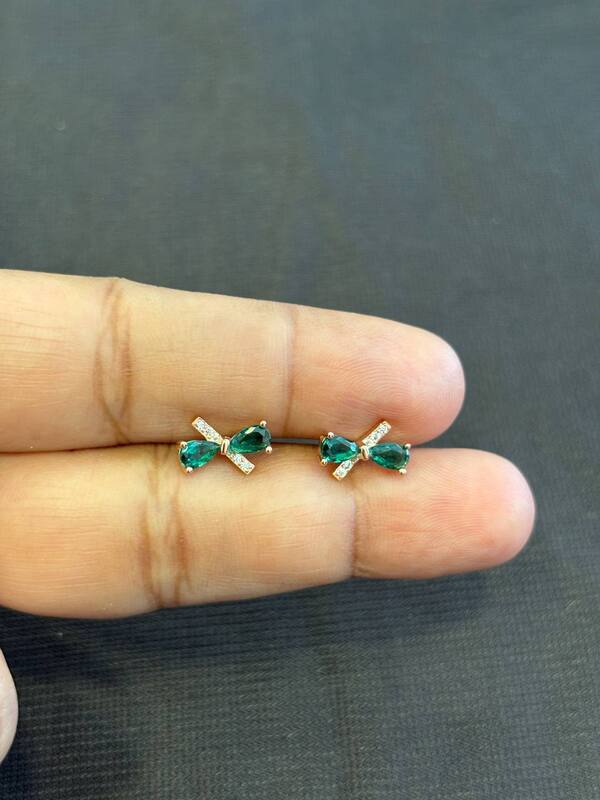 Silver green thilagam stud with rosegold finish