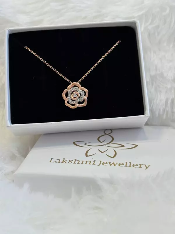 Silver poo1 chain with rosegold finish
