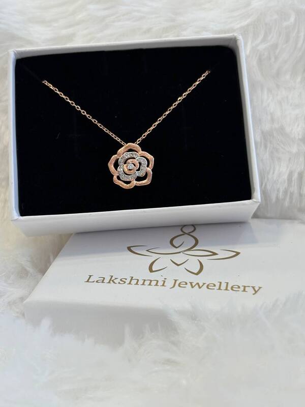 Silver poo1 chain with rosegold finish