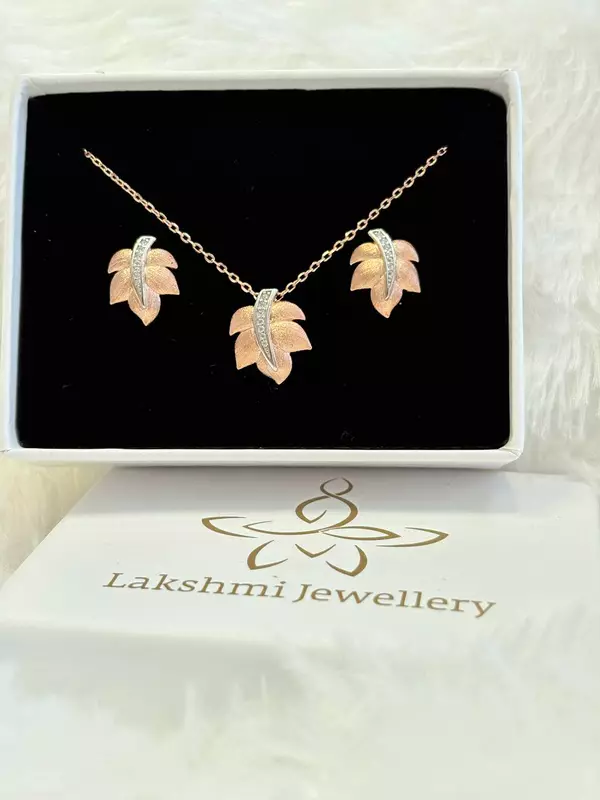 Silver ilai pendant set with rosegold finish