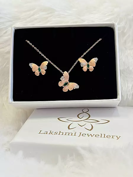 Silver green butterfly pendant set with rosegold finish