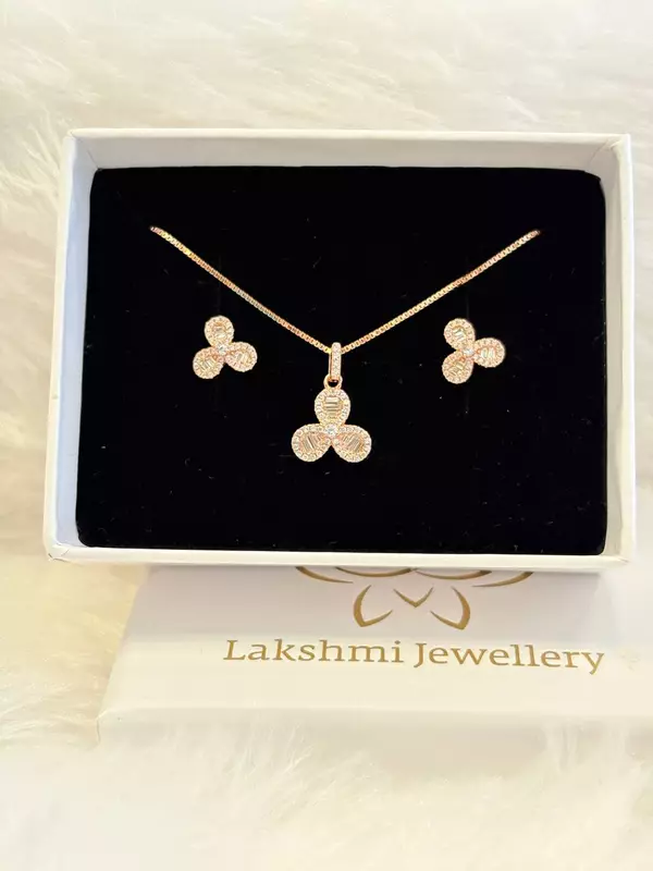Silver aag pendant set with rosegold finish