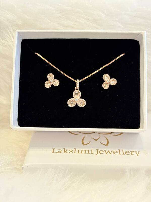 Silver aag pendant set with rosegold finish