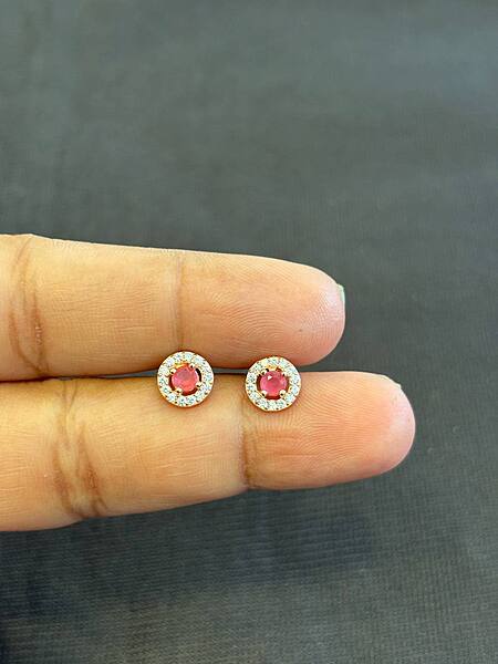 Silver red round stud with rosegold finish