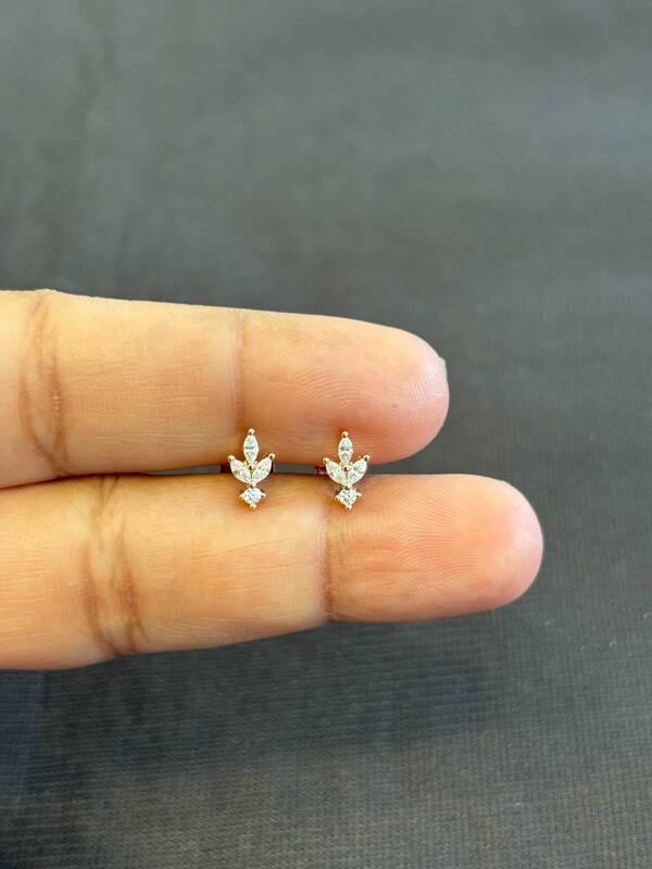 Silver leafy stud with rosegold finish