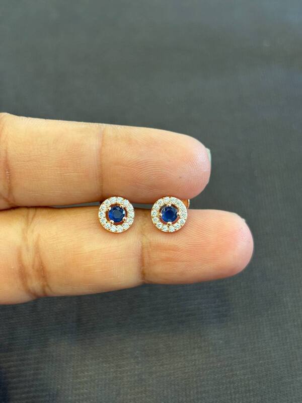Silver blue round stud with rosegold finish