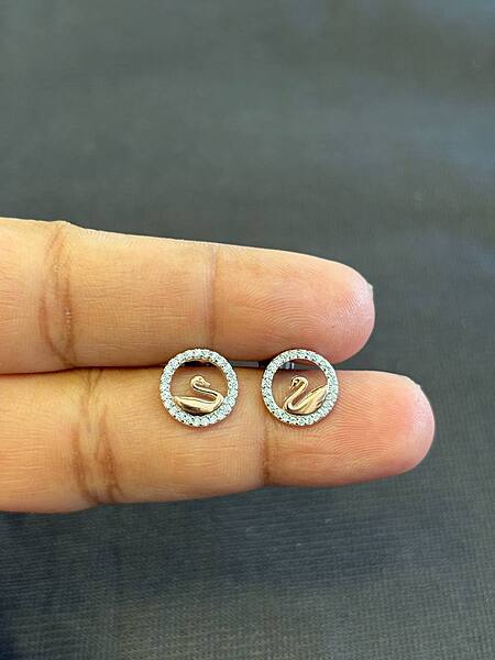 Silver dual tone swan