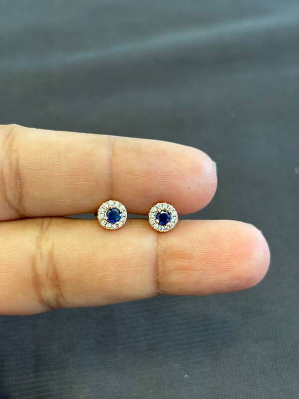 Silver bluie round stud with rosegold finish
