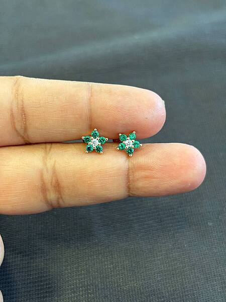 Silver green marriot stud with rosegold finish