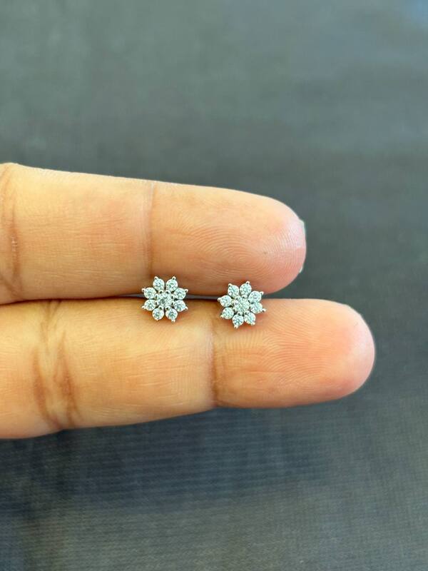 Silver 9 stonee stud