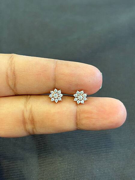 Silver 9 stone stud with rosegold finish