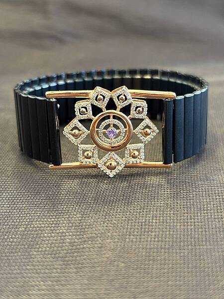 Silver zara wristband with rosegold finish