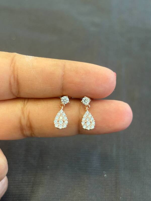 Silver stone thongal stud with rosegold finish