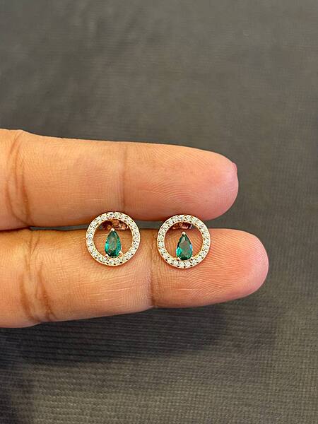 Silver round green drop with rosegold finish