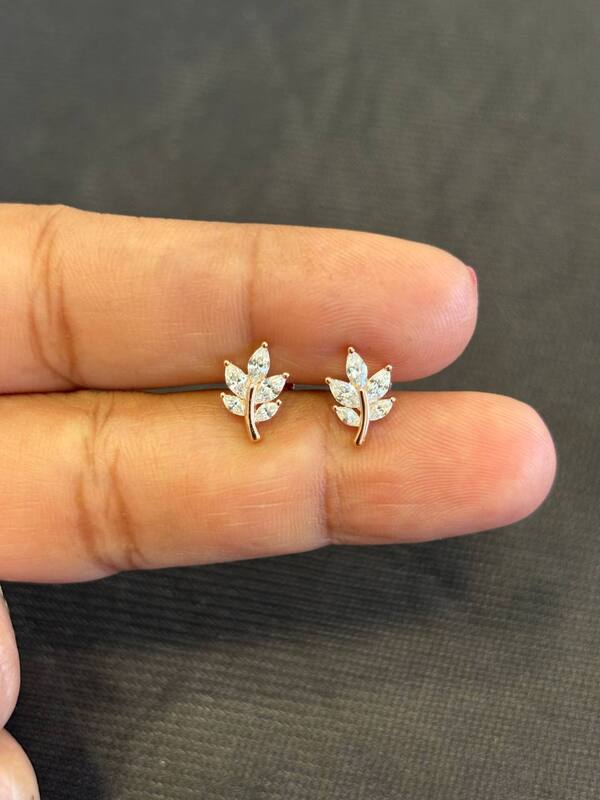 Silver leaf 2 stud with rosegold finish