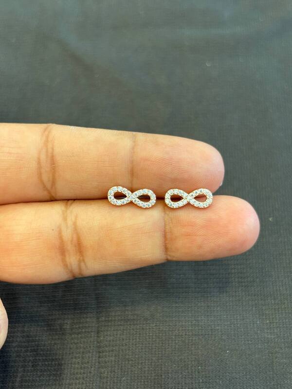 Silver infinity1 second stud with rosegold finish