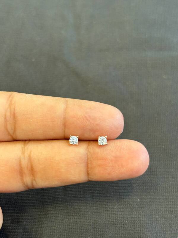 Silver single stone second stud with rosegold finish