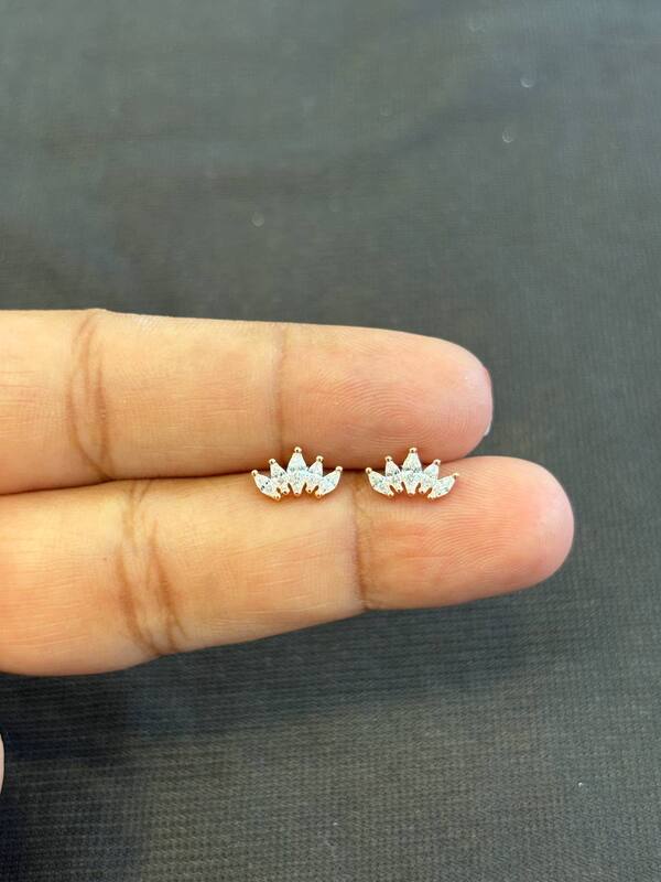 Silver mullai stud with rosegold finish