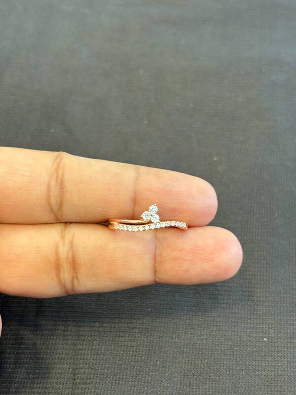 Silver triwavy adjutable ring with rosegold finish