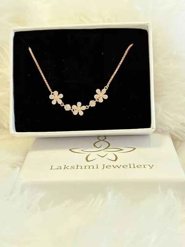 Silver flower2 bracelet with rosegold finish