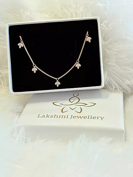 Silver multi dafodil bracelet with rosegold finish