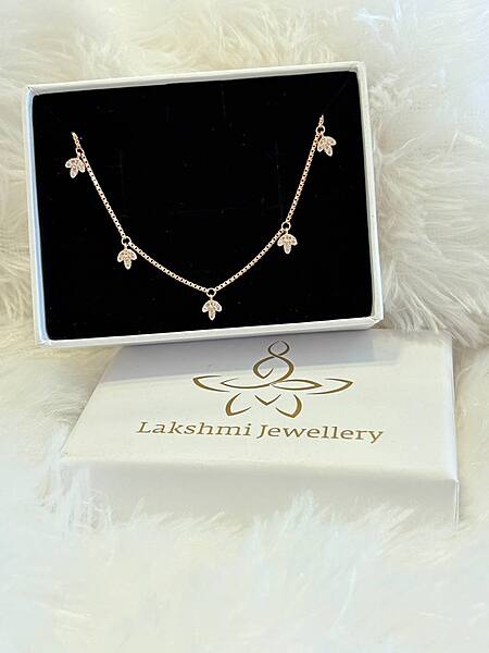 Silver multi dafodil bracelet with rosegold finish