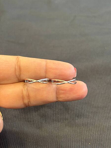 Silver X toe ring with dual tone