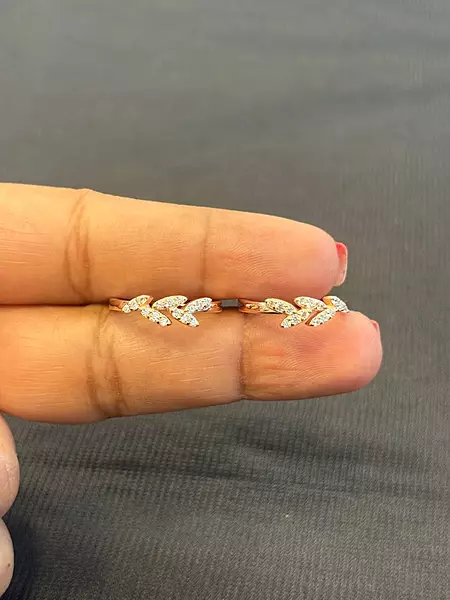 Siler zig toe ring with rosegold finish